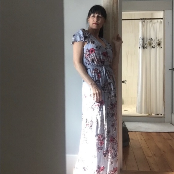 The prettiest floral maxi Summer dress! - Picture 2 of 5